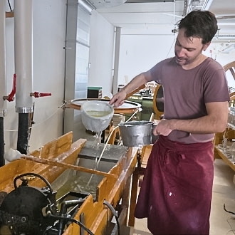 Der Ort hat gändert, die Kerzenherstellung nicht Der Ort hat gändert, die Kerzenherstellung nicht